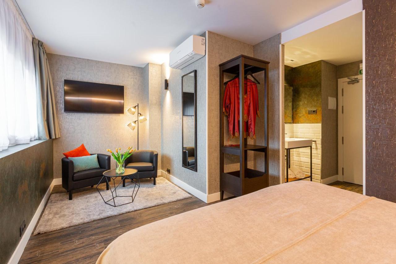 Fly Rooms Madrid Airport Extérieur photo